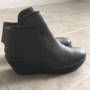 Fly London Yogi Leather Wedge